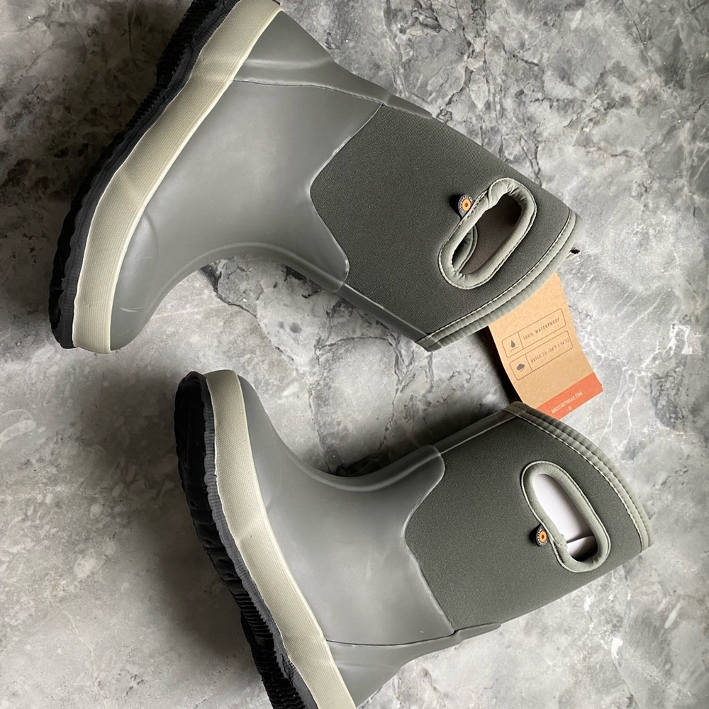 Bogs boys gray winter snow boots size 12 new